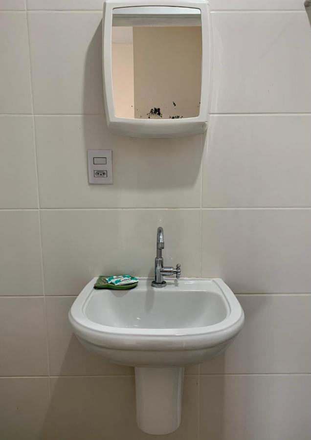 Com Banheiro Privativo - Wi-fi Grátis Habitación en casa particular